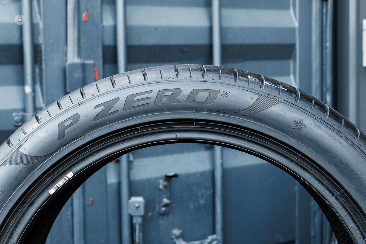 Pirelli P Zero 4 (BMW), summer 275/40 R20