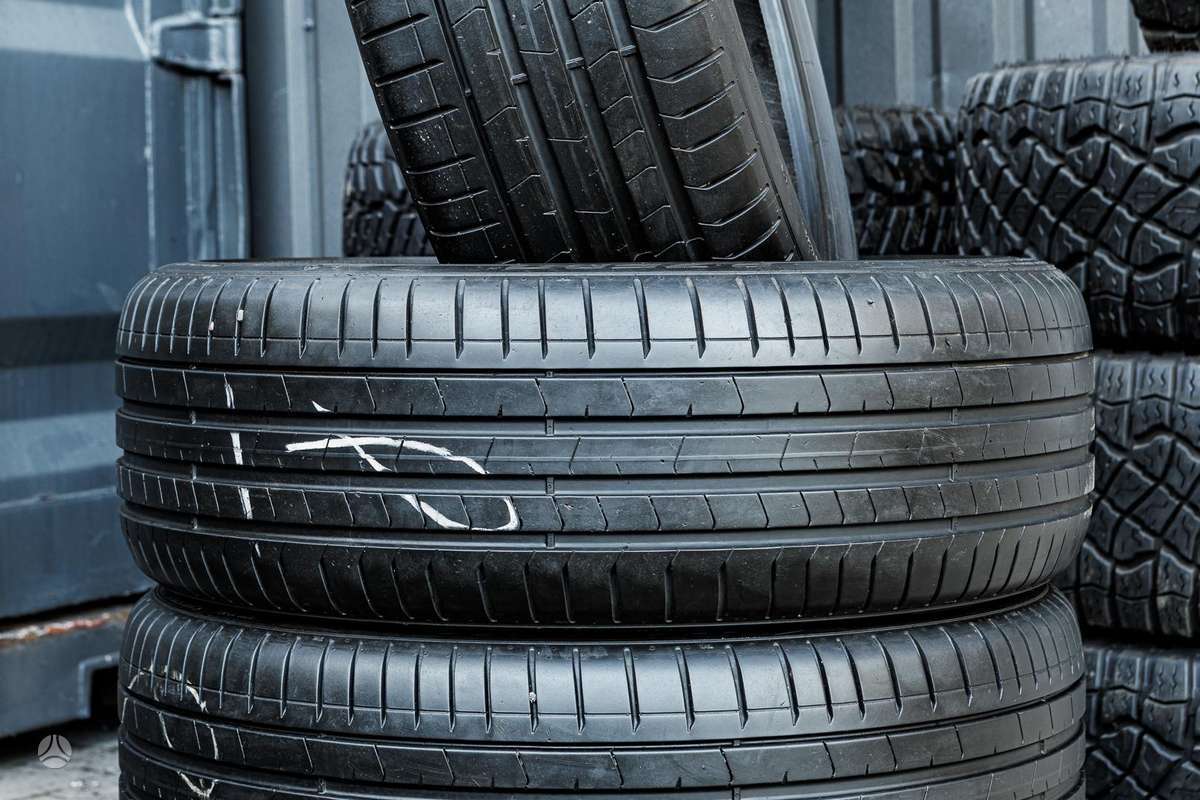 Pirelli Runflat P Zero 4 (BMW), летние 225/40 R20