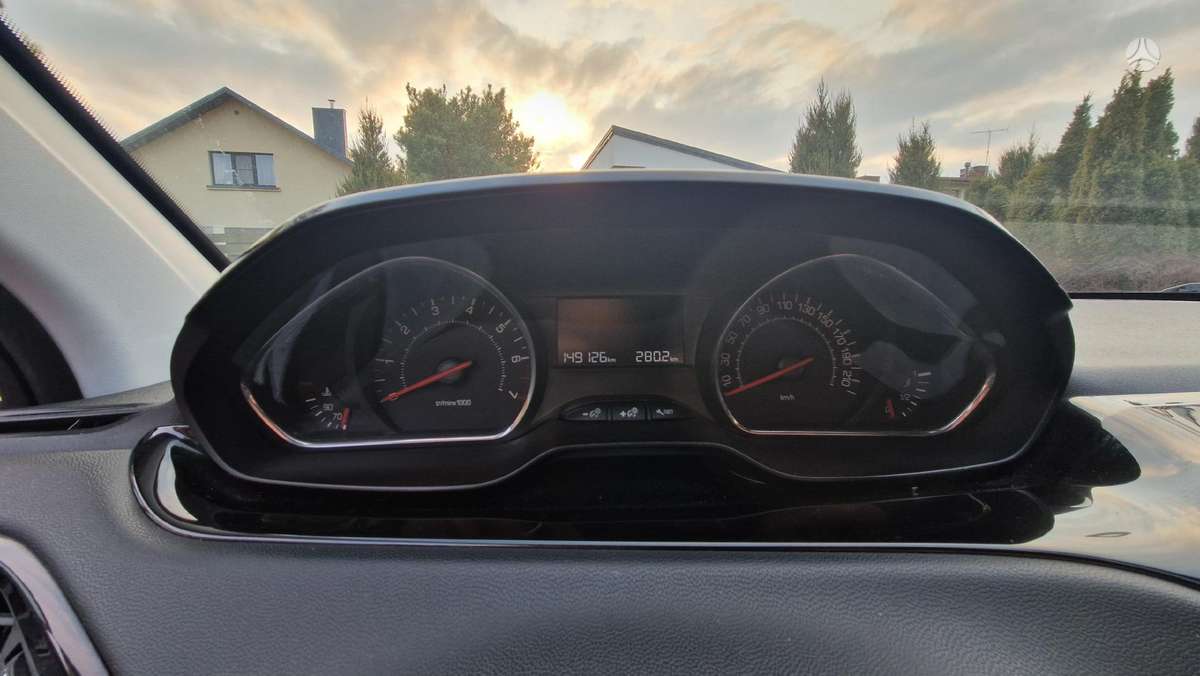 Peugeot 208, 1.2 l., hatchback