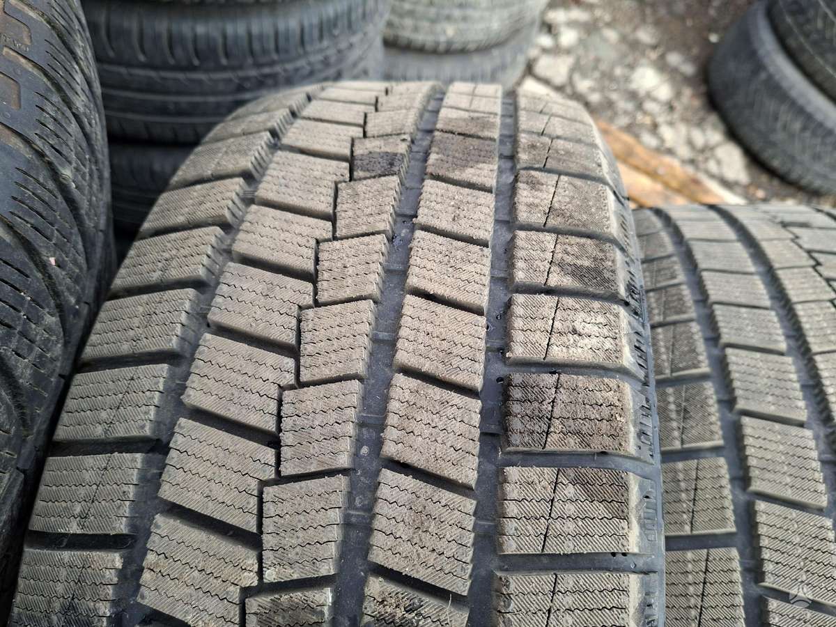 Sunny, winter 245/45 R19