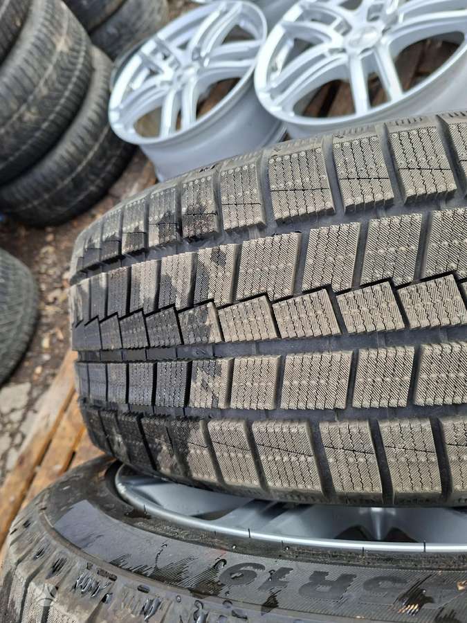 Sunny, winter 245/45 R19