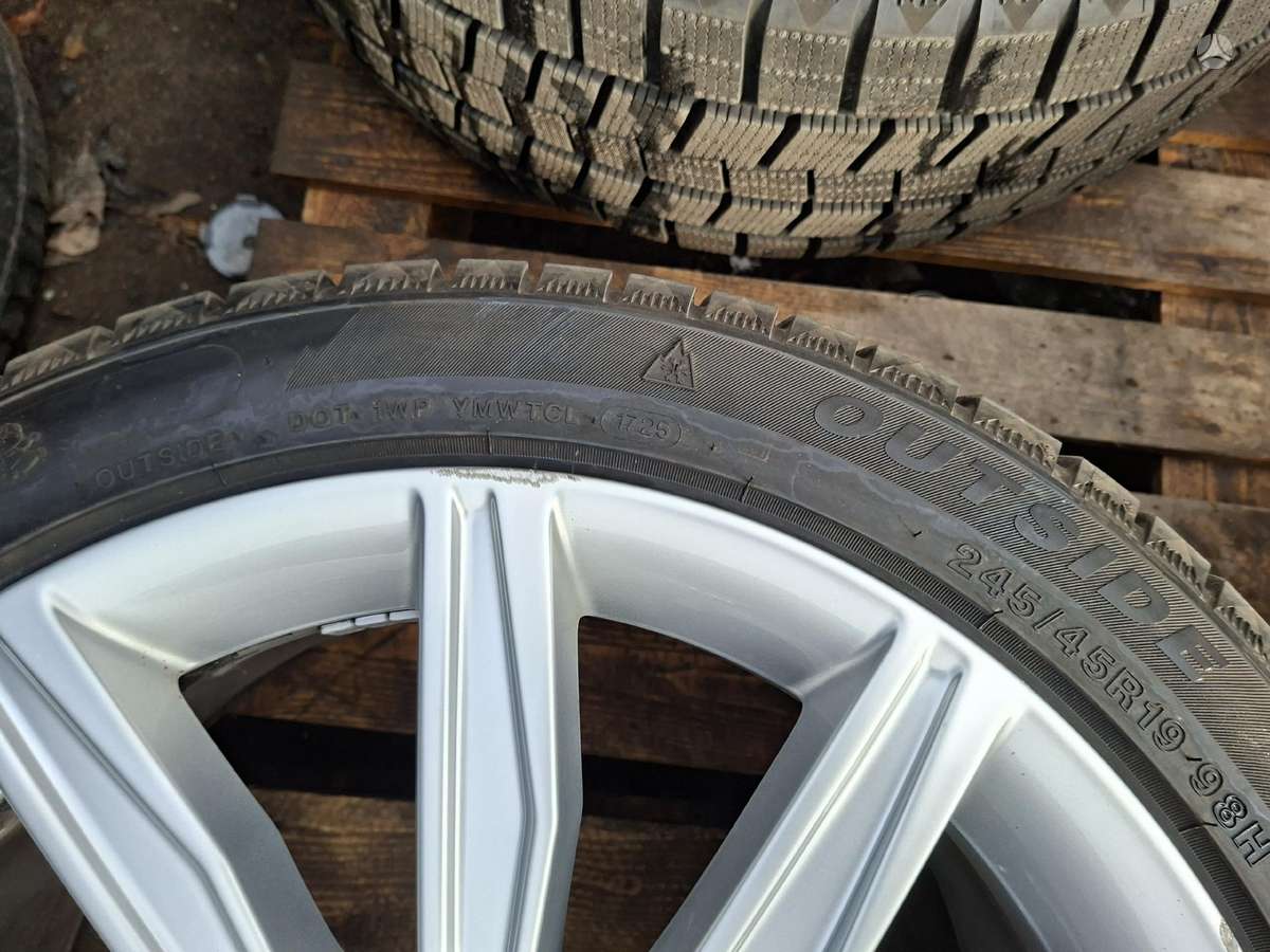 Sunny, winter 245/45 R19