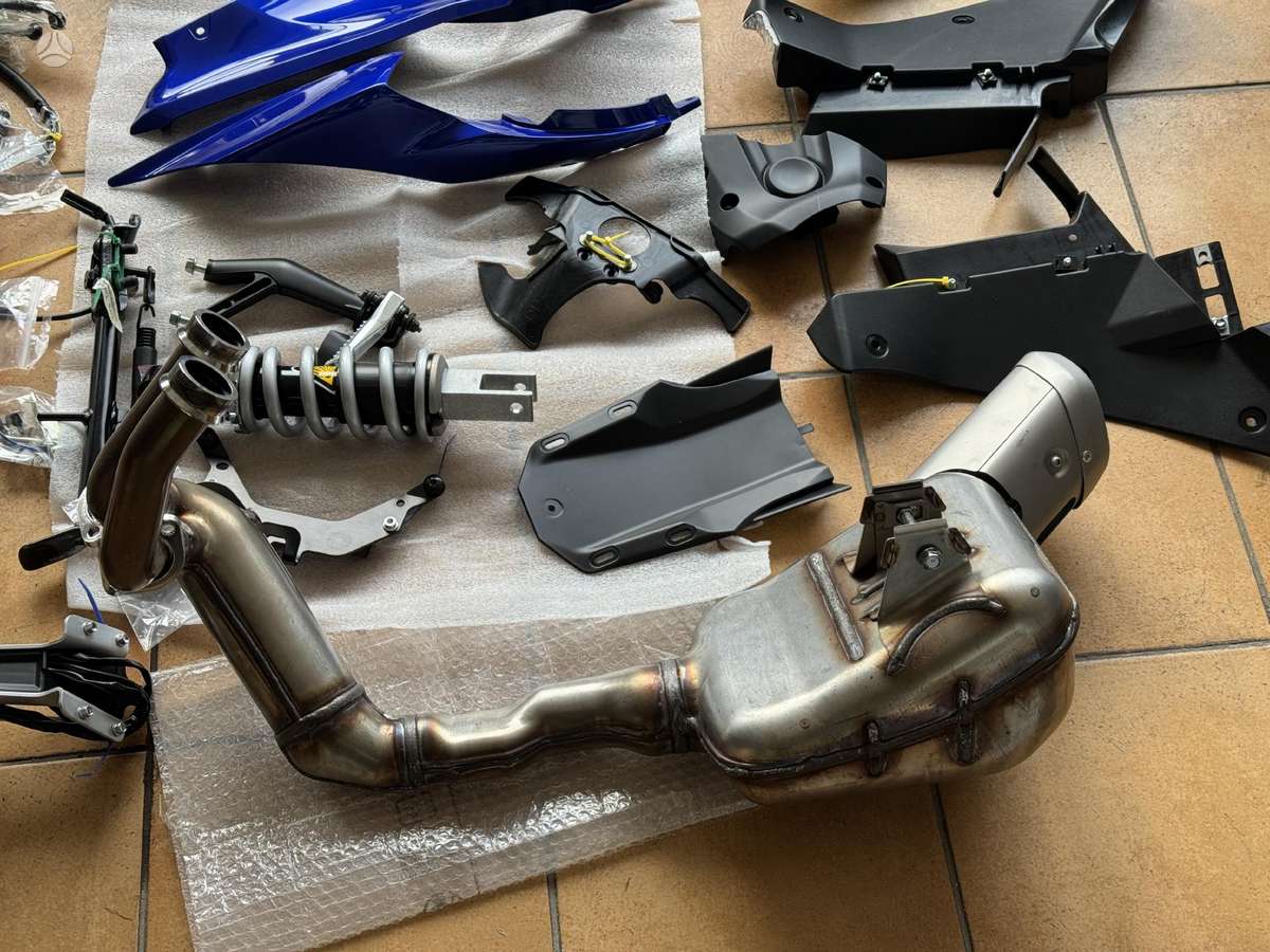 Yamaha R7, street / classic