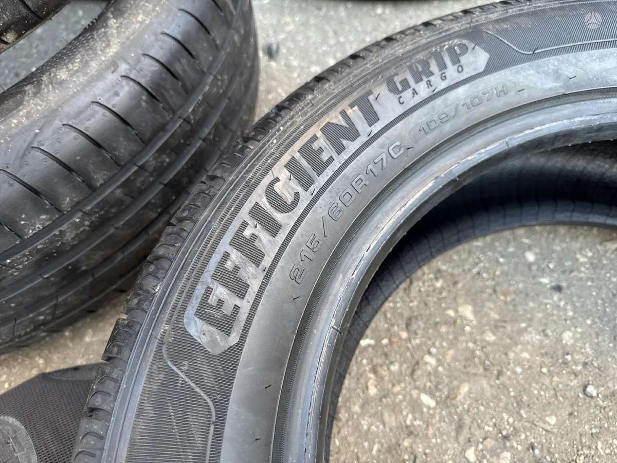 Goodyear EfficientGrip, vasarinės 215/60 R17