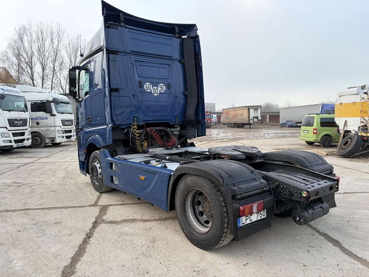 Mercedes-Benz Actros 1848, single sleeper