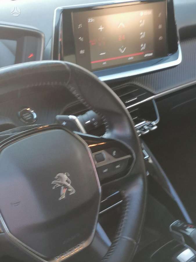 Peugeot 208 37069885048
