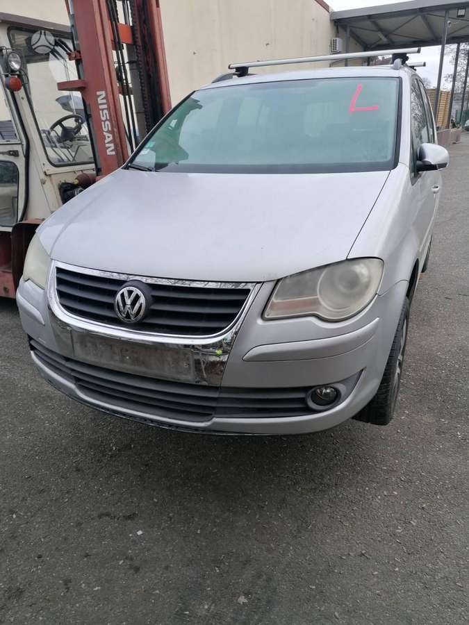 Volkswagen Touran 37069885048