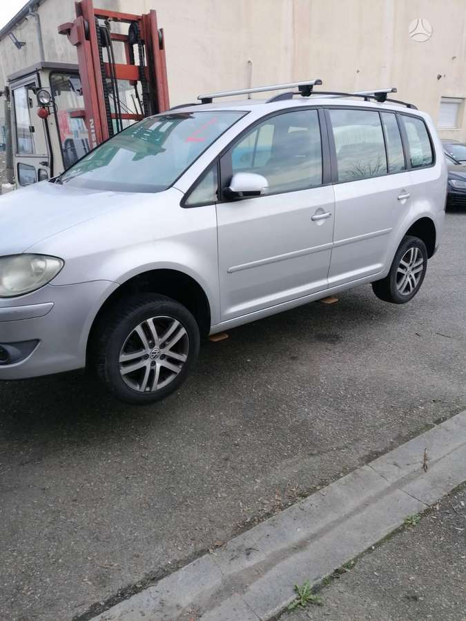 Volkswagen Touran 37069885048