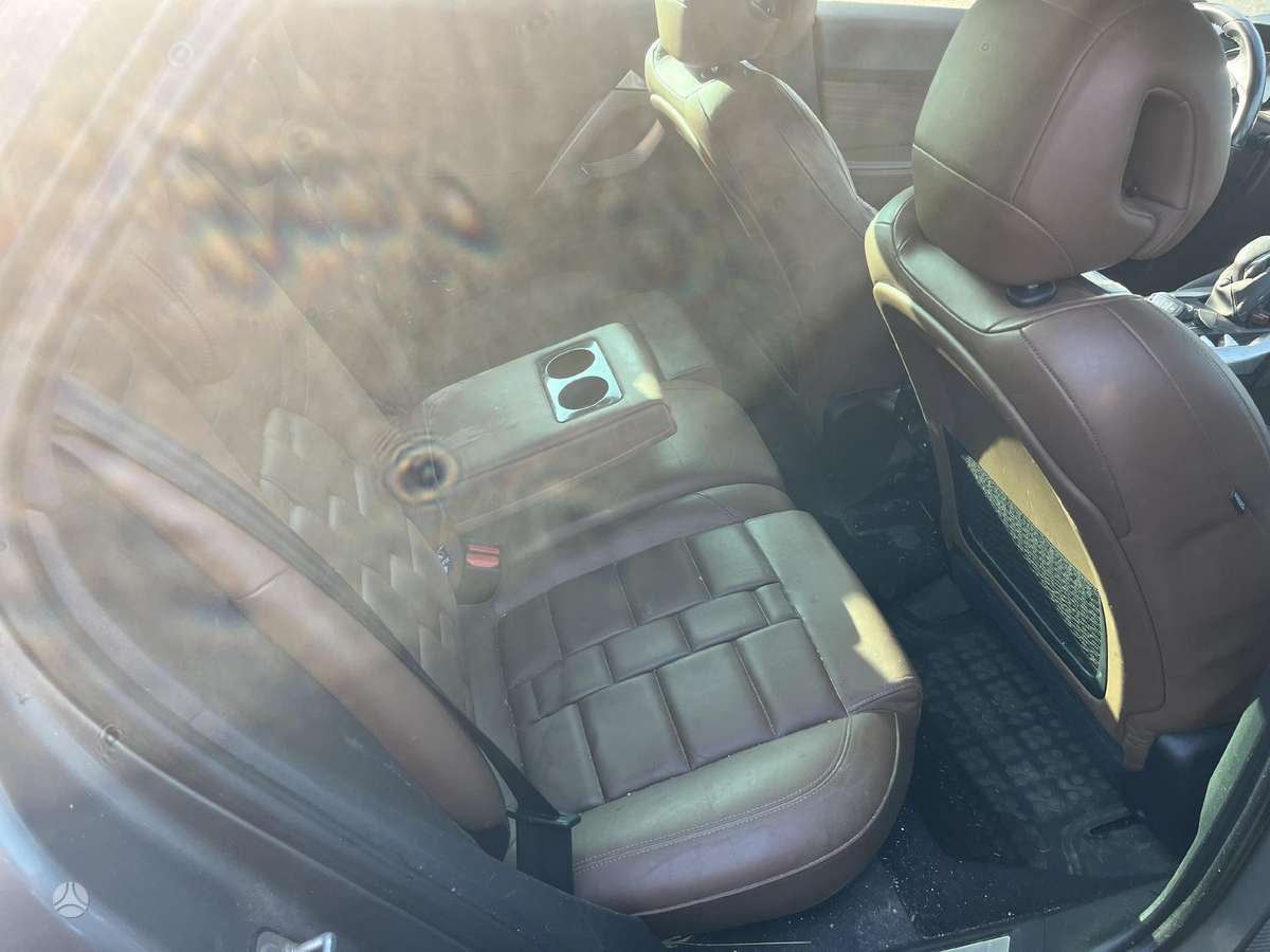 Citroen DS5 dalimis. Smulkiau telefonu