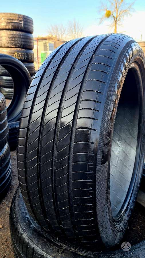 Michelin, summer 235/45 R20