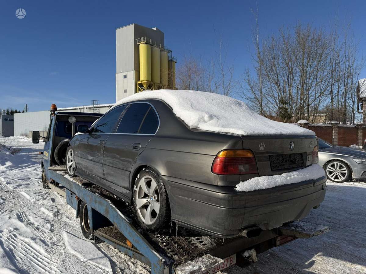 BMW 5 serija variklio detalės