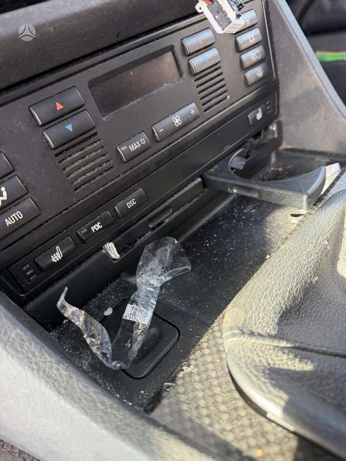 BMW 5 serija variklio detalės
