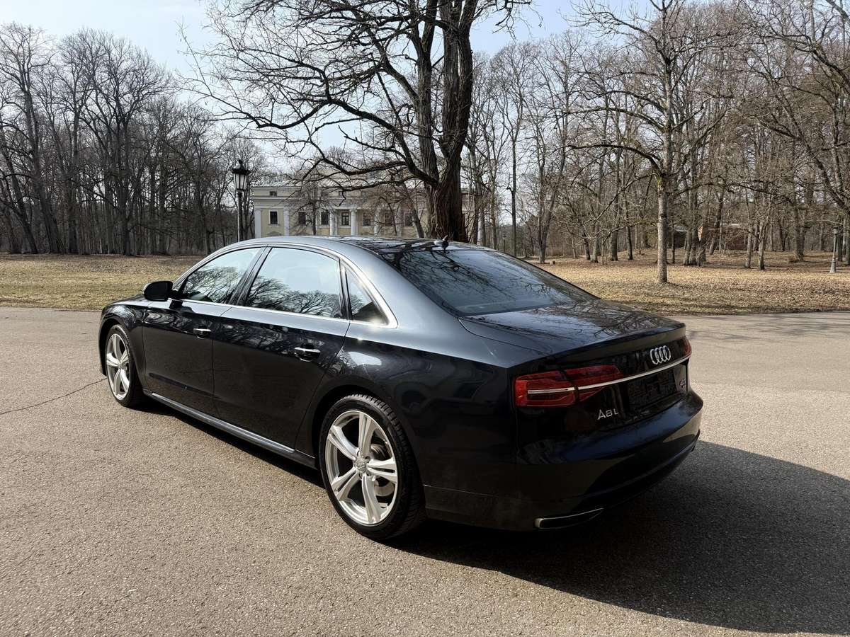 Audi A8, 4.0 l., Седан