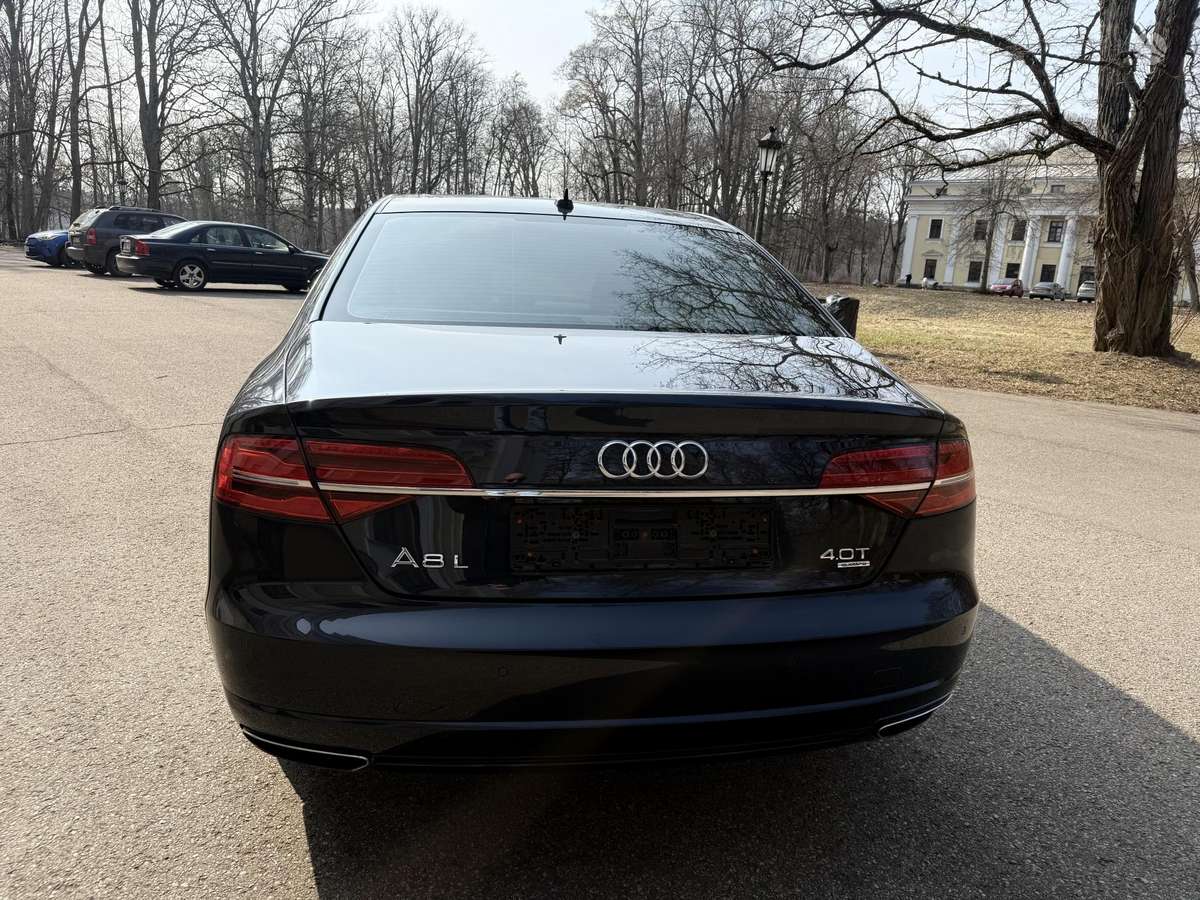 Audi A8, 4.0 l., Седан