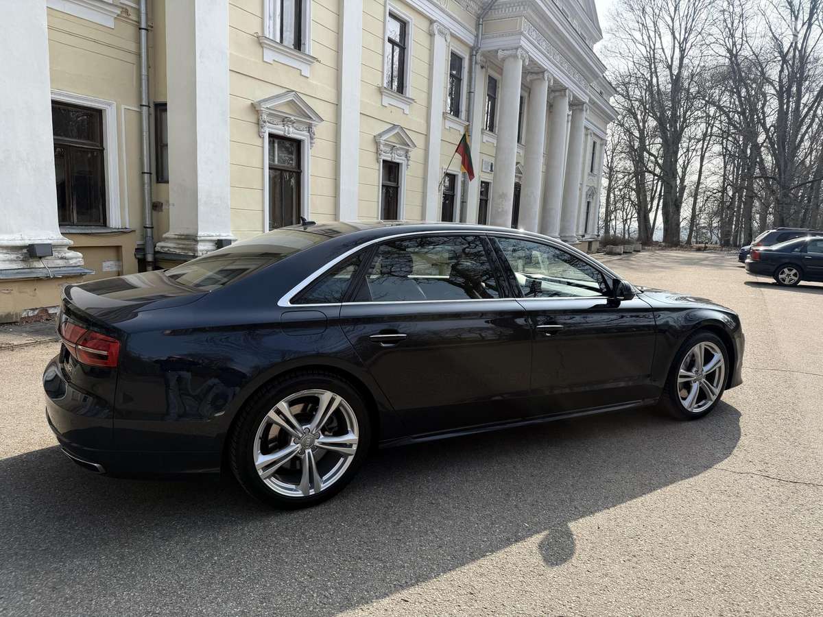 Audi A8, 4.0 l., Седан
