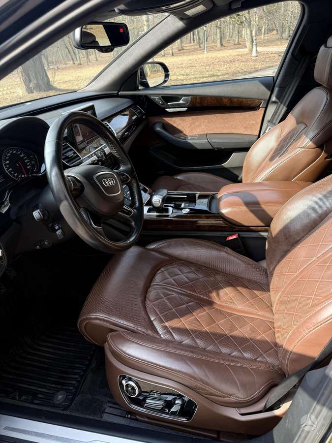 Audi A8, 4.0 l., Седан