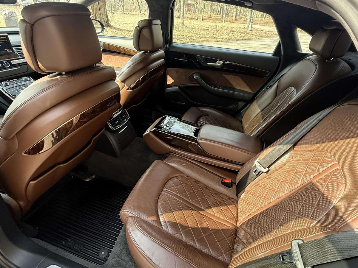 Audi A8, 4.0 l., Седан