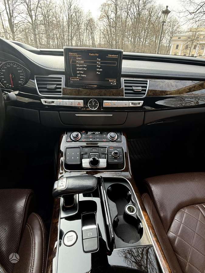 Audi A8, 4.0 l., Седан