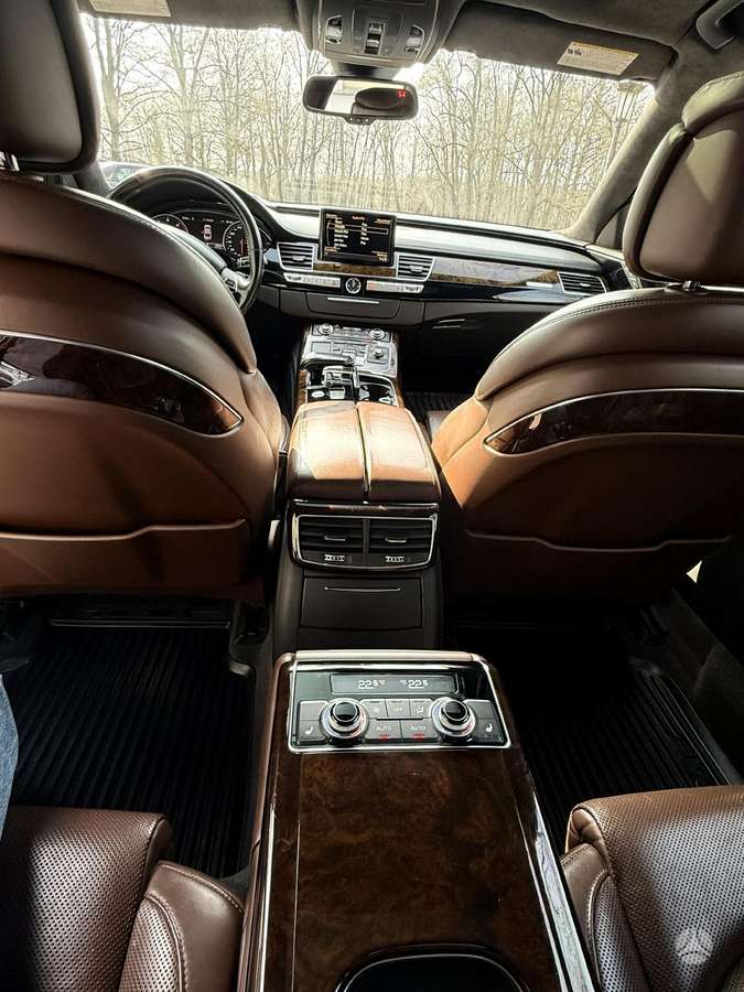Audi A8, 4.0 l., Седан