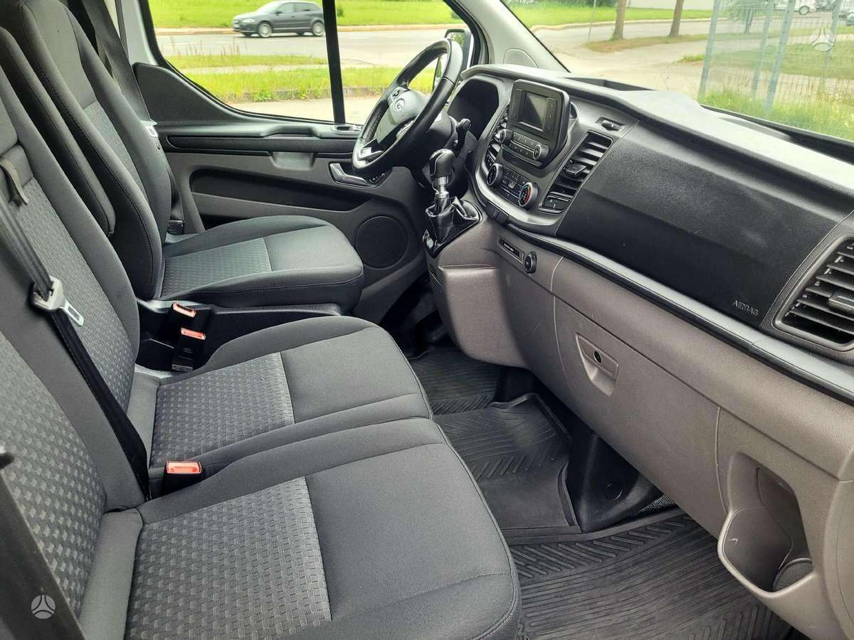 Ford Transit Custom, keleivinis mikroautobusas
