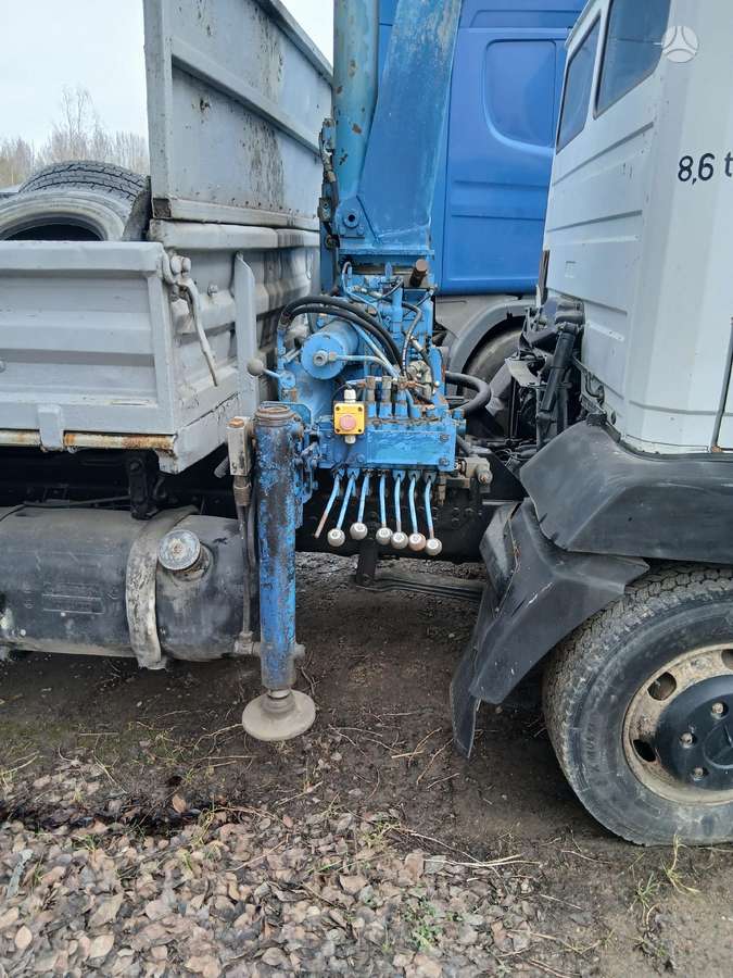 Mercedes-Benz 817, dumpers with crane