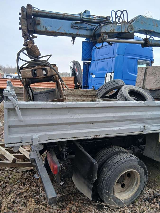 Mercedes-Benz 817, dumpers with crane