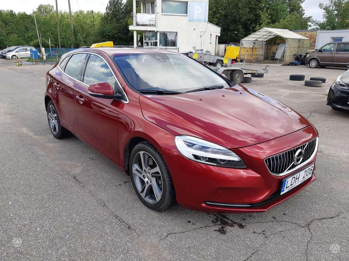 Volvo V40, 2.0 l., hatchback