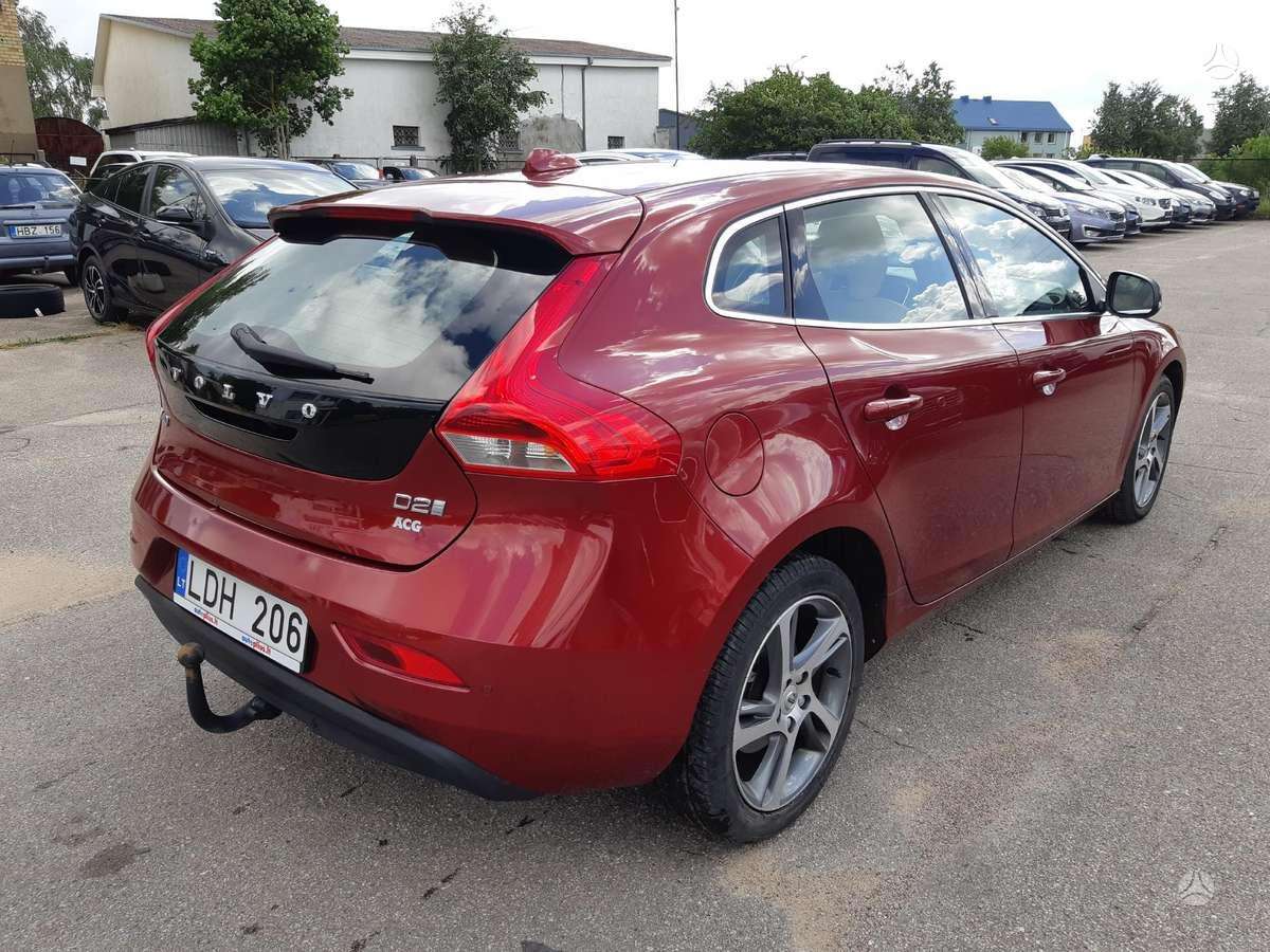 Volvo V40, 2.0 l., hatchback