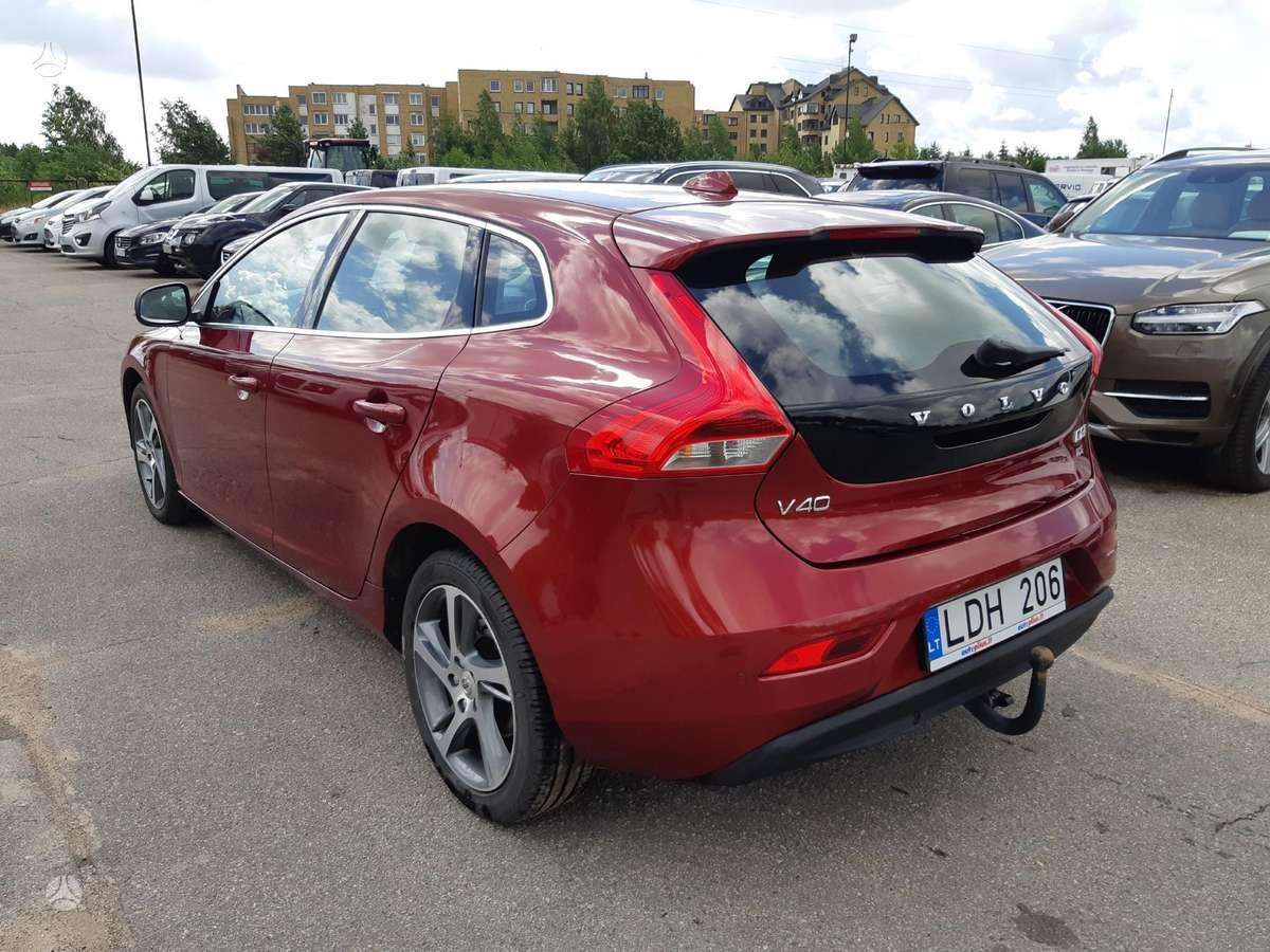 Volvo V40, 2.0 l., hatchback