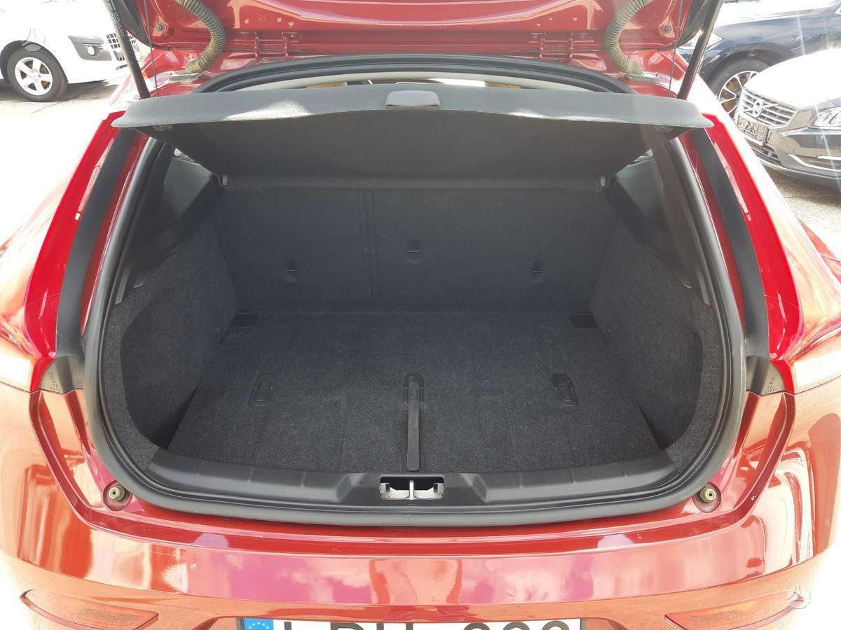 Volvo V40, 2.0 l., hatchback
