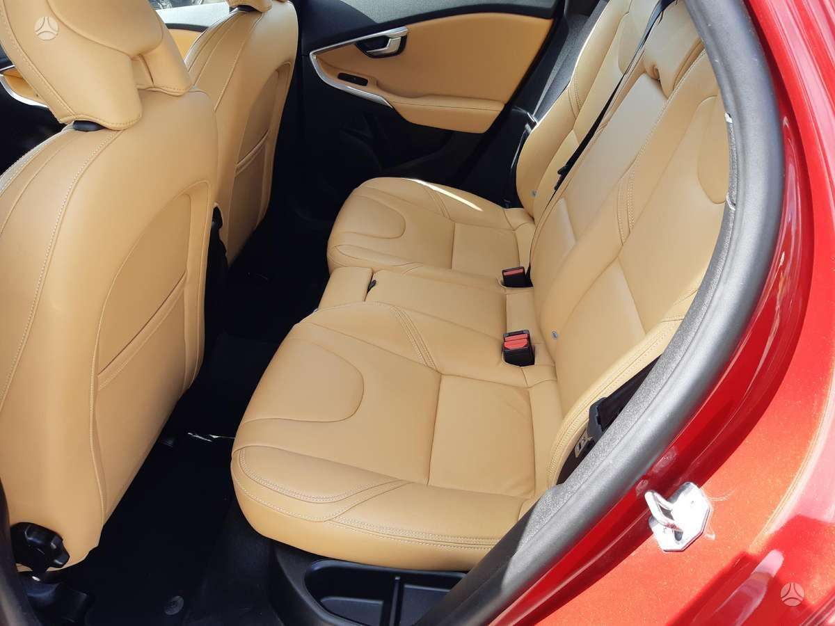 Volvo V40, 2.0 l., hatchback