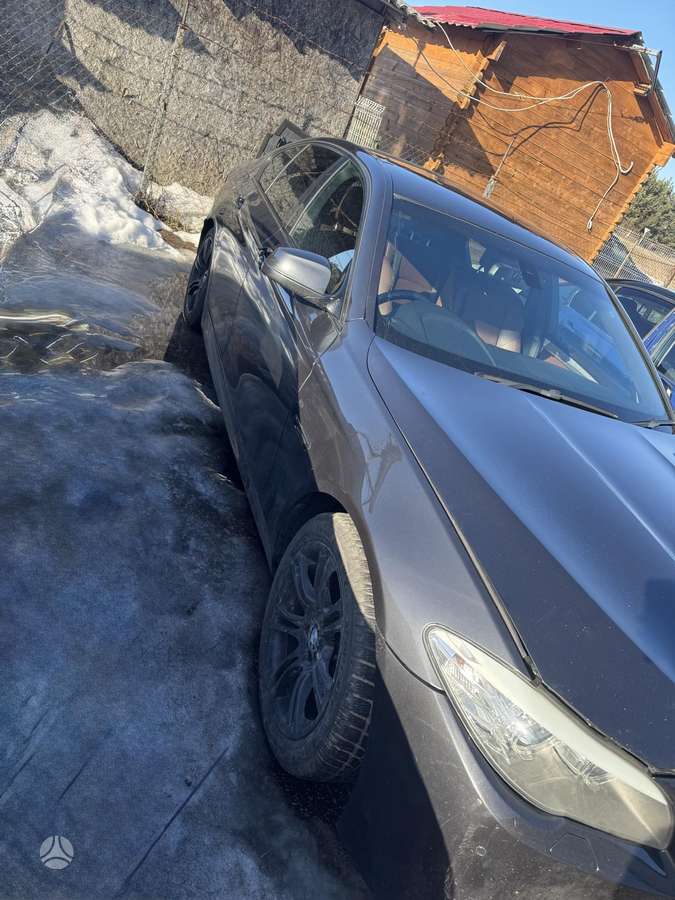 BMW 520 dalimis