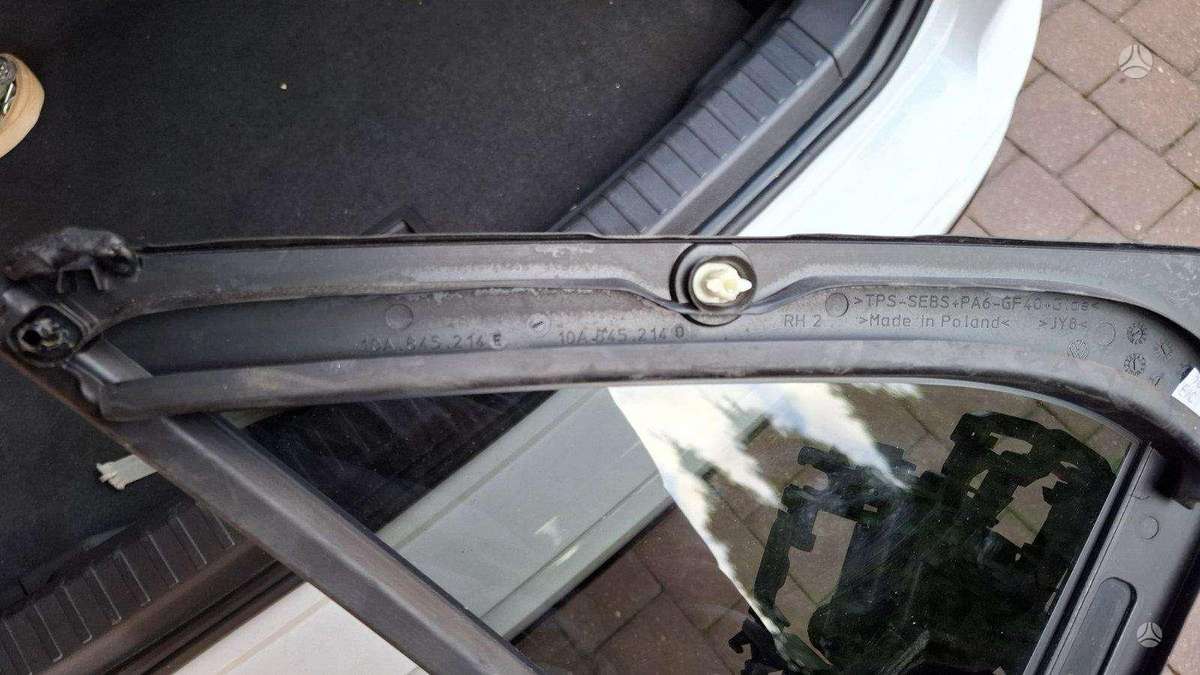 Cupra Born, 10E809052A, spārni, logi