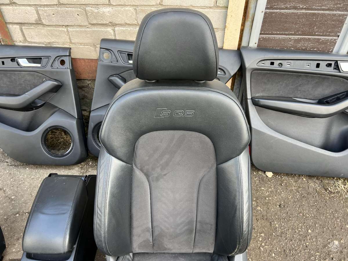 Audi SQ5 durų apmušalai, sėdynės