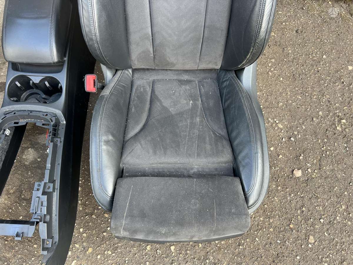 Audi SQ5 durų apmušalai, sėdynės