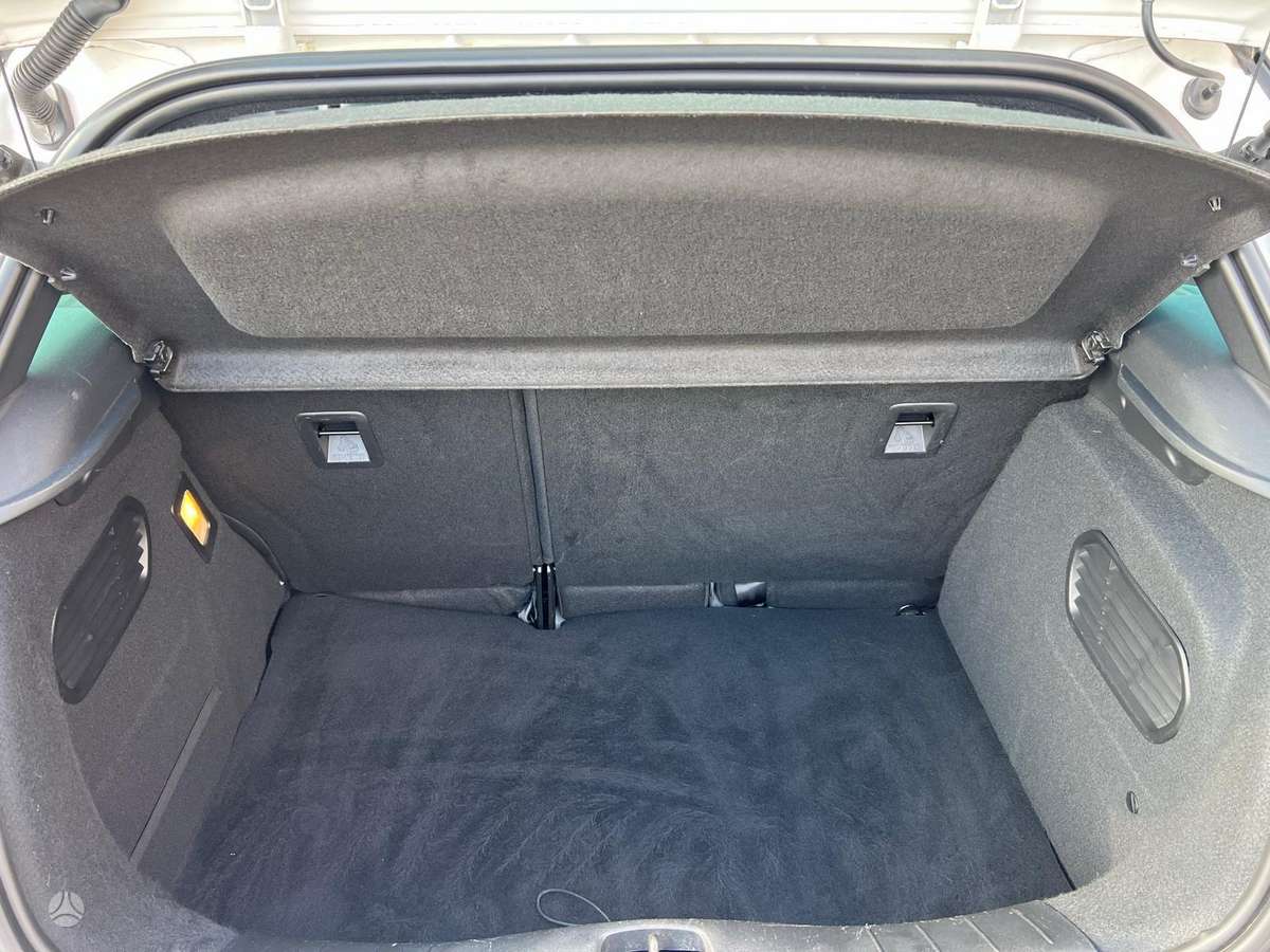 Citroen DS3, 1.6 l., hatchback