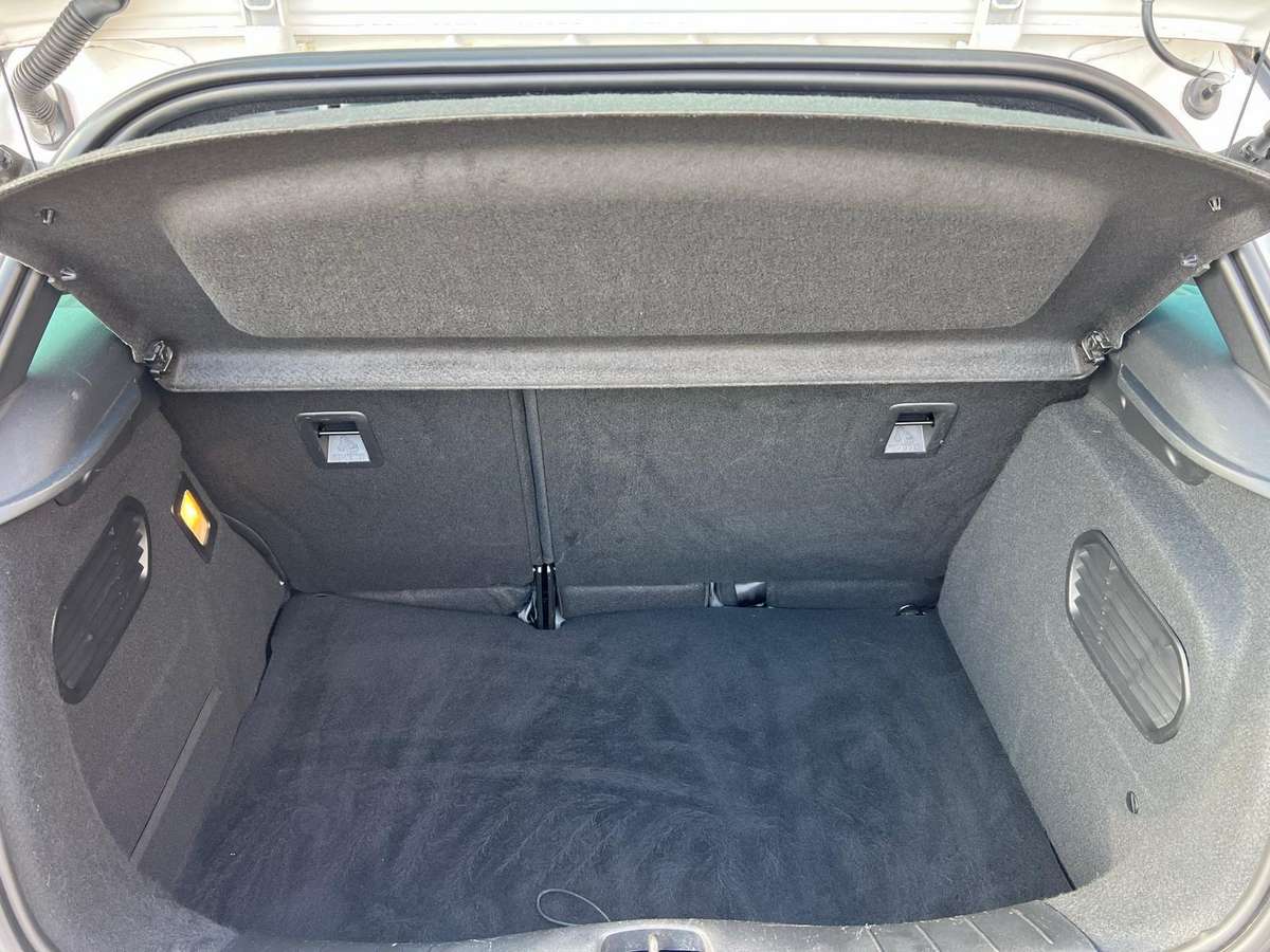 Citroen DS3, 1.6 l., Хэтчбек