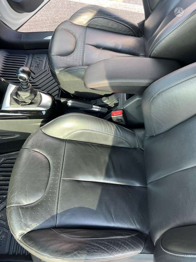 Citroen DS3, 1.6 l., hatchback