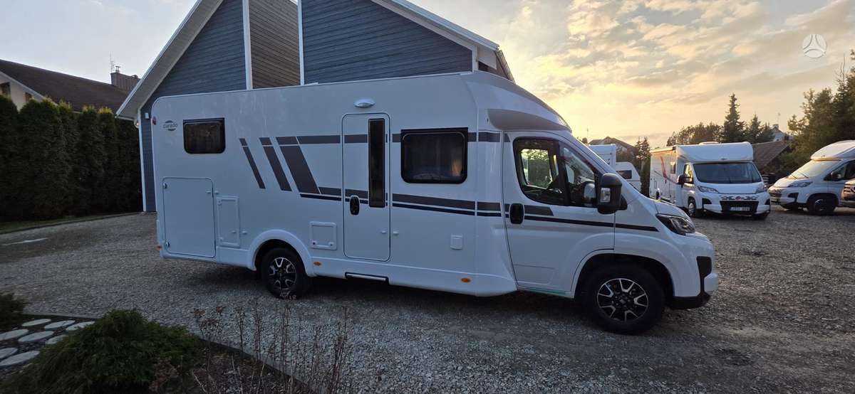 Carado T448, campers