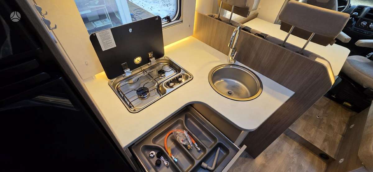 Carado T448, campers