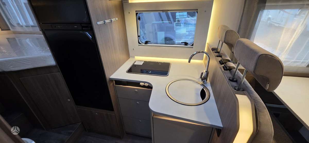 Carado T448, campers