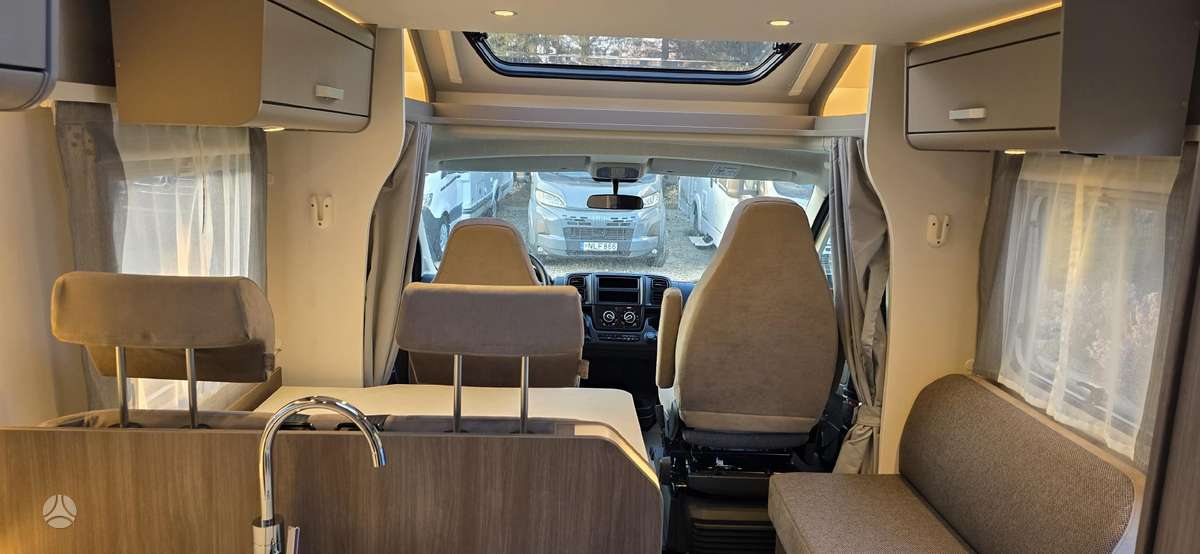 Carado T448, campers