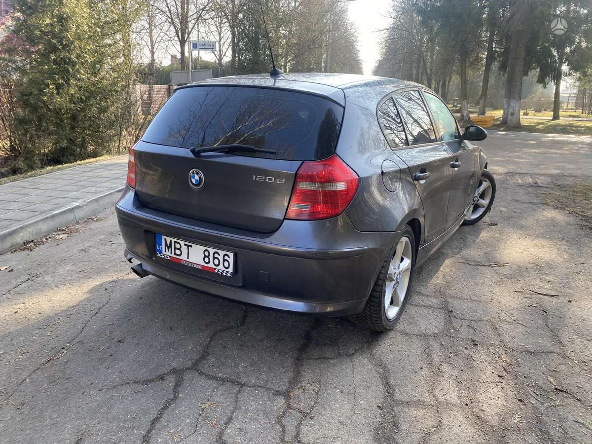 BMW 120, 2.0 l., hatchback