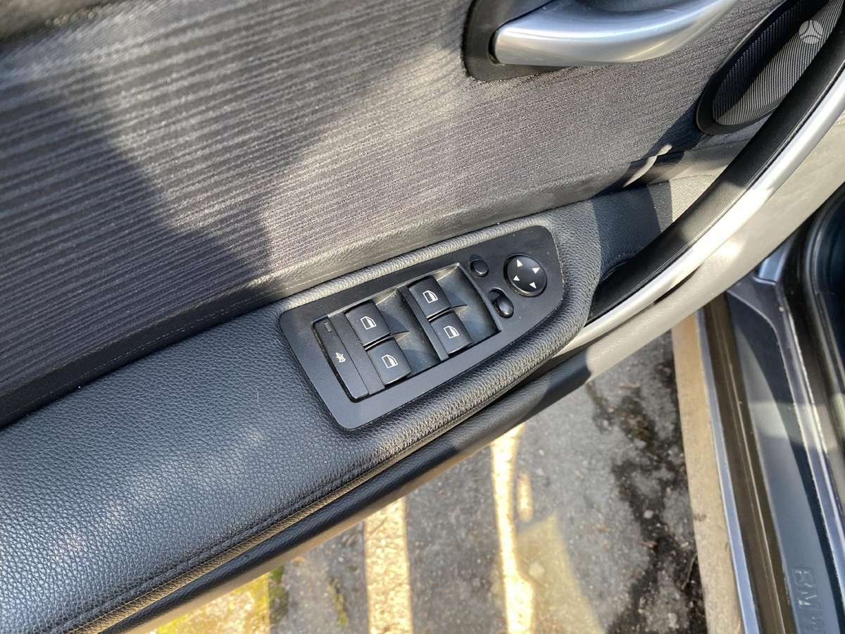 BMW 120, 2.0 l., hatchback