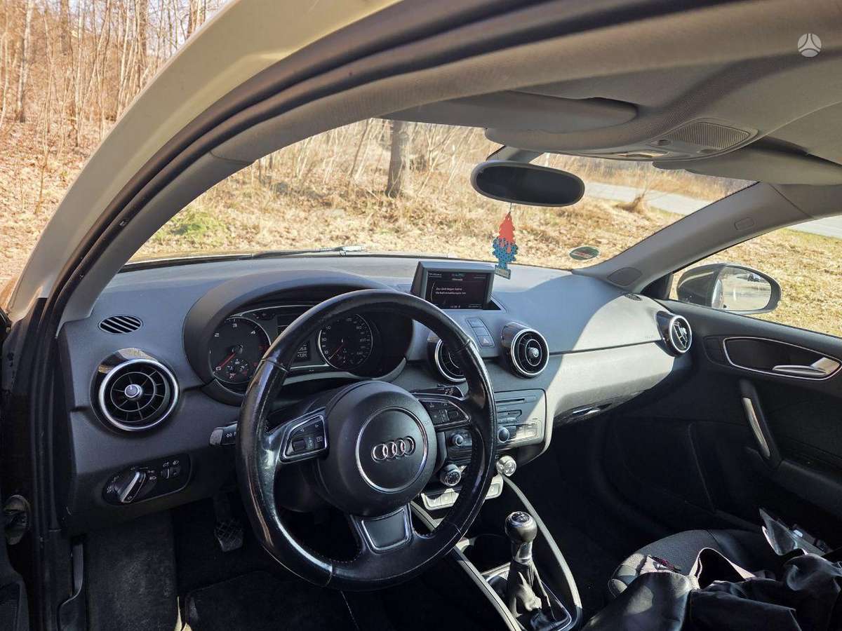 Audi A1, 1.6 l., Хэтчбек
