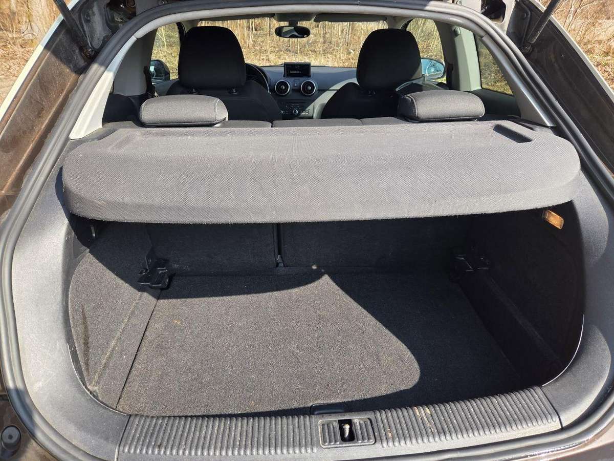 Audi A1, 1.6 l., Хэтчбек
