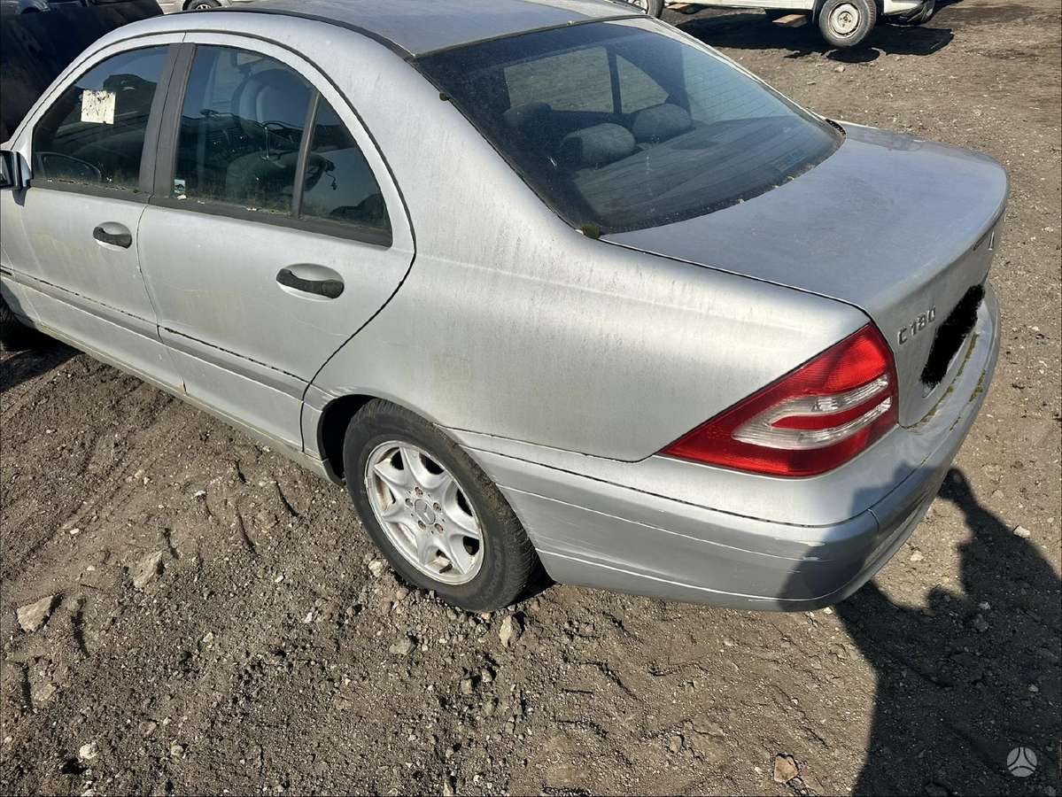 Mercedes-Benz C180 по частям