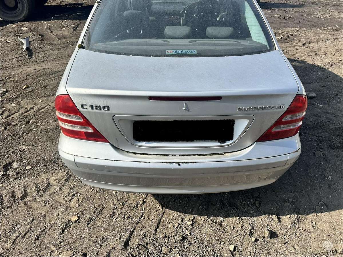 Mercedes-Benz C180 по частям