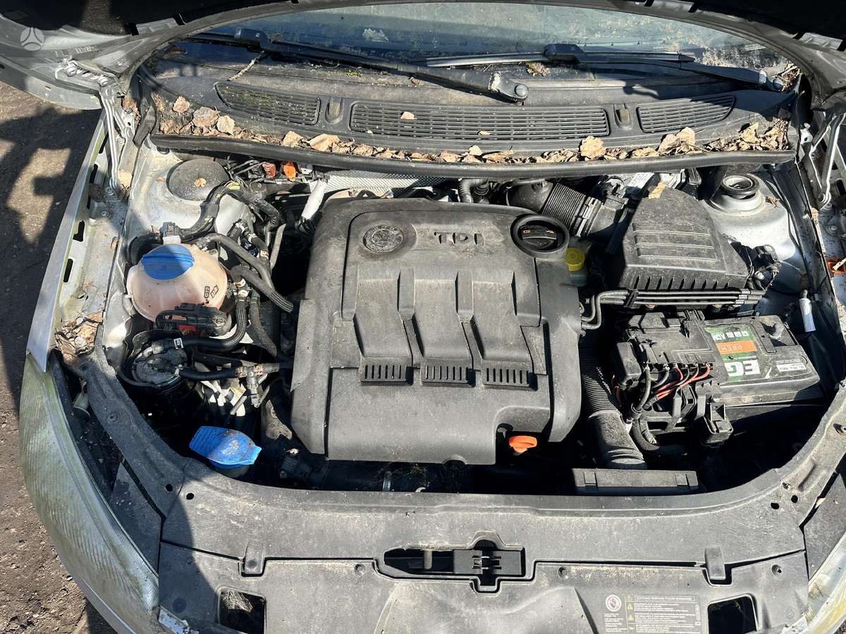 Skoda Fabia dalimis
