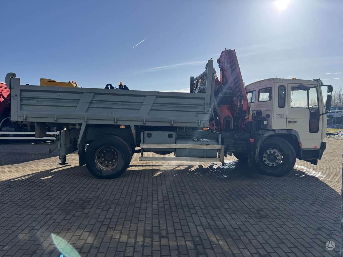 Volvo FL618 + FASSI F235XP REMOTE CONTROL, dumpers with crane